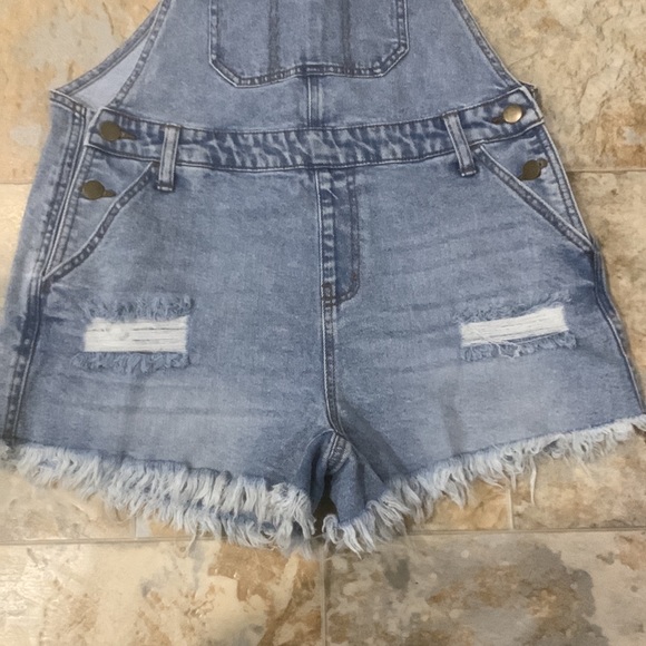 WILD FABLE Distressed Denim Bib Overall Shorts - Picture 3 of 5